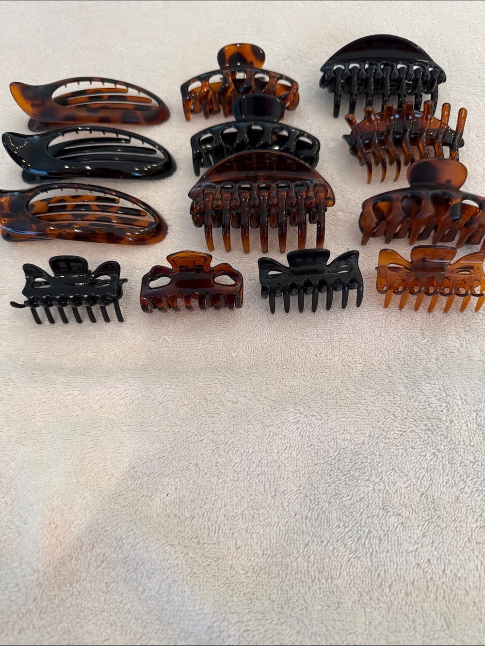 Assorted Hair Claw Clips - Tortoiseshell & Black